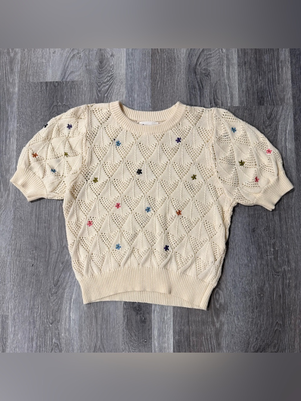 &merci Womens Ivory Crochet Boho Chic Short Sleeve Embroidered Floral Sweater